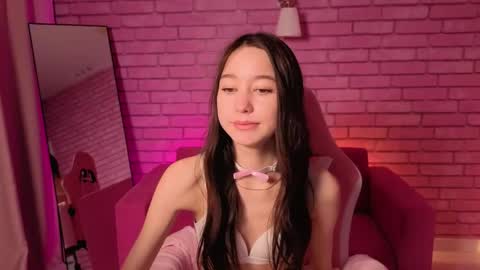 Snapshot of nicole_brownie chatting on 05.15.26 Nicole online show from 05.15.26