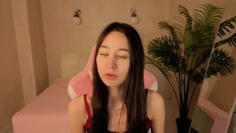 Snapshot of nicole_brownie chatting on 05.25.26 Nicole online show from 05.25.26
