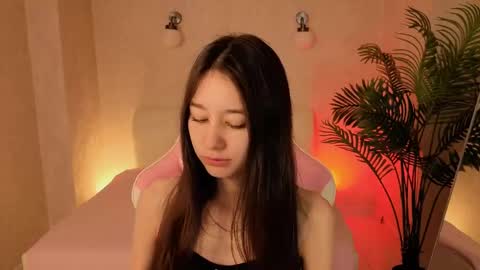 Snapshot of nicole_brownie chatting on 05.26.26 Nicole online show from 05.26.26