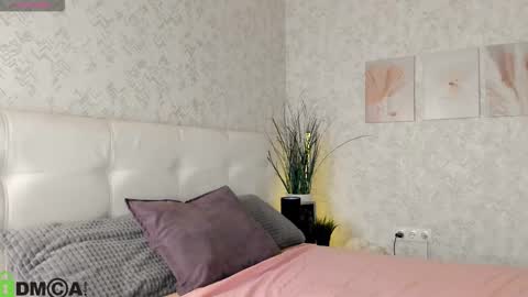 GMT7TueWedThSu 0300am-0900am. Sa 1000am-0400pm online show from 11.05.25