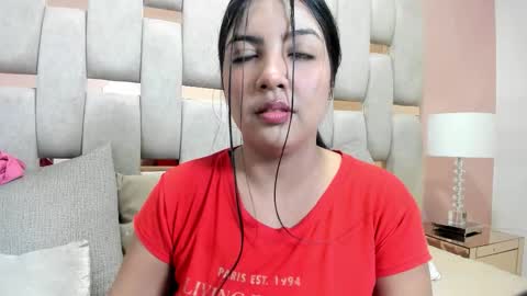 nicole_fisherr online show from 10.18.25