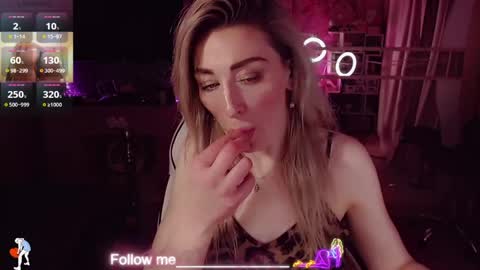 Snapshot of nicole_g0ld_ chatting on 04.26.26 Nicole online show from 04.26.26