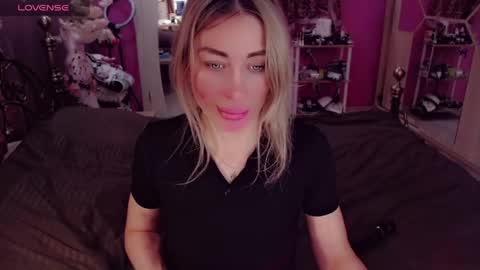 Snapshot of nicole_g0ld_ chatting on 05.10.26 Nicole online show from 05.10.26