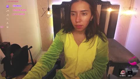 Snapshot of nicole_samantha chatting on 01.18.25 Samantha online show from 01.18.25
