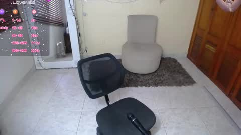 Nicole Santana online show from 01.08.26