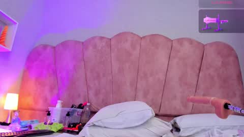 Snapshot of nicolebbwhot chatting on 02.13.25 Nicole online show from 02.13.25