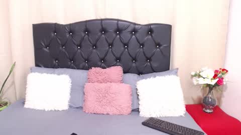 Nicole Chanel online show from 11.26.25