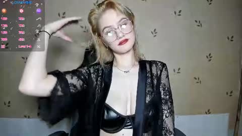 Snapshot of nicoledaviss_ chatting on 06.20.26 NicoleDavis online show from 06.20.26
