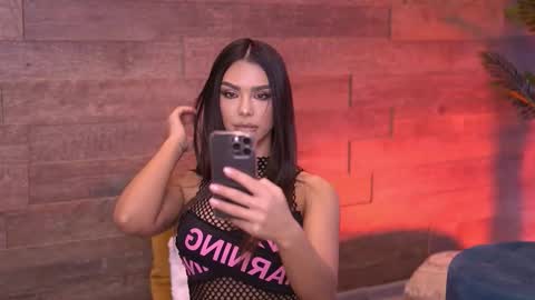 Snapshot of nicoledevin chatting on 10.31.25 Nicole online show from 10.31.25