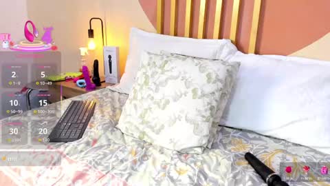 N i c o l e  online show from 11.07.25