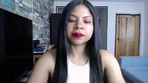 Nicole online show from 10.10.25