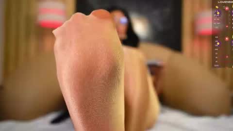 Nicol Flores  GMT-5 1530-2200  online show from 02.11.26