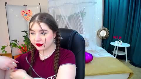 nicolefoxery online show from 02.19.25