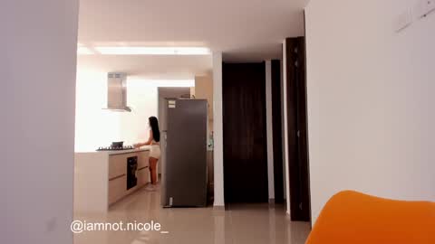 Nicole Manson online show from 01.15.25