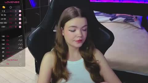 Snapshot of nicolemeew chatting on 06.26.26 NicoleMeew online show from 06.26.26