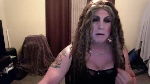 Snapshot of nicolescdfantasies chatting on 05.09.26 Nicole CD online show from 05.09.26
