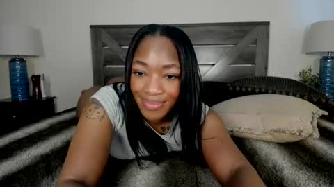 Snapshot of nicolesolace chatting on 06.25.26 Nicole online show from 06.25.26