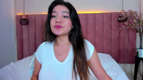 Snapshot of nicolesteelee chatting on 02.18.25 Nicole online show from 02.18.25