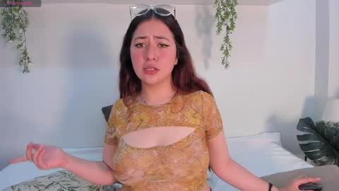 nicolle_evanss_ online show from 05.28.26