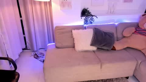 Nicolle online show from 02.09.25