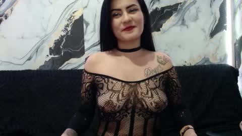 nicolle gomes online show from 11.27.25