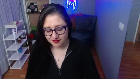 Snapshot of nicolle_silva chatting on 08.04.26 Nicolle online show from 08.04.26