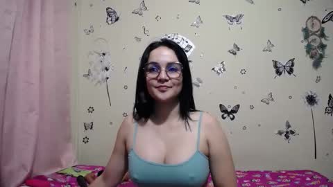 Snapshot of nicolle_sky chatting on 02.04.26 nicolle_sky online show from 02.04.26