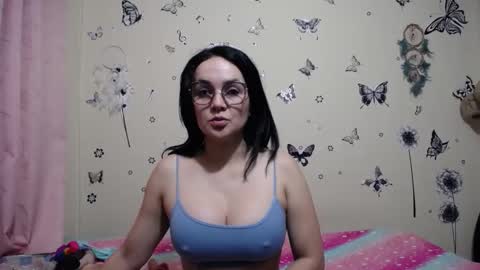 Snapshot of nicolle_sky chatting on 03.07.26 nicolle_sky online show from 03.07.26