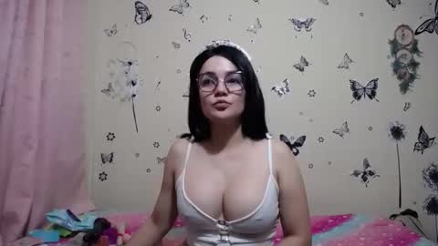 Snapshot of nicolle_sky chatting on 03.14.26 nicolle_sky online show from 03.14.26