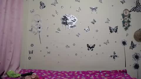 Snapshot of nicolle_sky chatting on 06.26.26 nicolle_sky online show from 06.26.26