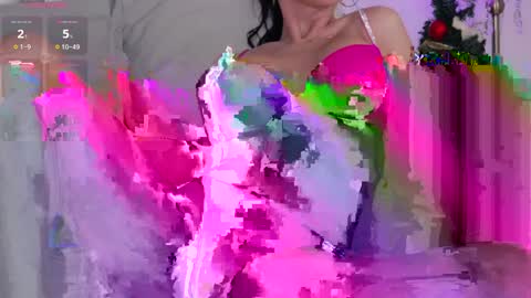 Snapshot of nicollediazz chatting on 12.27.24 Nicolle online show from 12.27.24