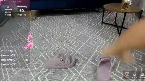 Snapshot of nicollelima chatting on 09.24.25 Nicolle Lima online show from 09.24.25