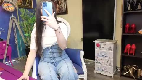 Nicolle online show from 03.04.25