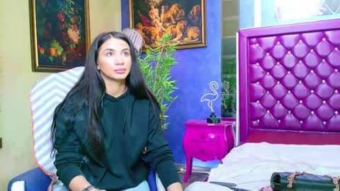 Nicolle online show from 09.30.25