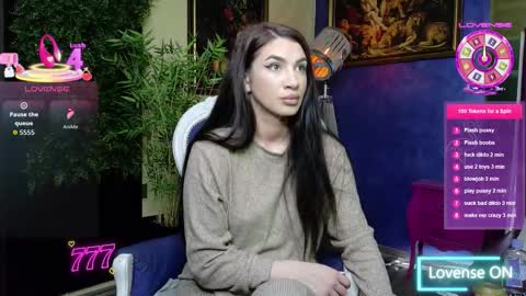 Nicolle online show from 02.11.26