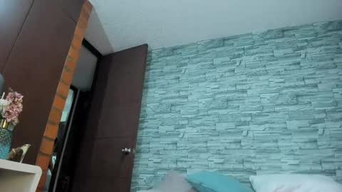 Snapshot of nicollesofia3 chatting on 02.15.25 nicollesofia3 online show from 02.15.25