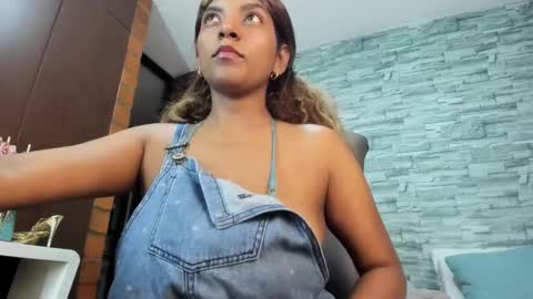 Snapshot of nicollesofia3 chatting on 02.24.25 nicollesofia3 online show from 02.24.25