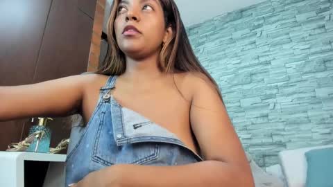 Snapshot of nicollesofia3 chatting on 03.08.25 nicollesofia3 online show from 03.08.25