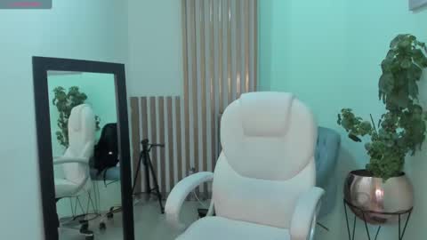 NicolRoss online show from 01.03.25