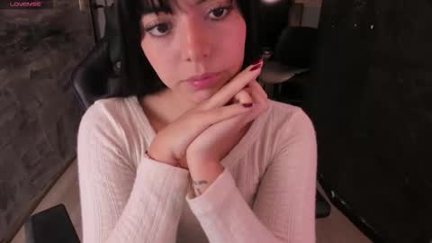 NicolRoss online show from 11.18.25