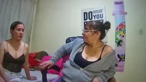 nicoltatiana_ online show from 10.23.25