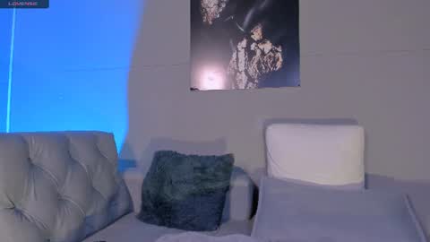 Snapshot of nicolvibes_212 chatting on 06.11.26 Nicol online show from 06.11.26
