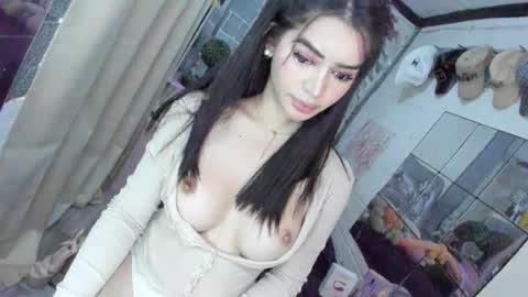 Snapshot of nielly28 chatting on 01.10.25 JIAN online show from 01.10.25