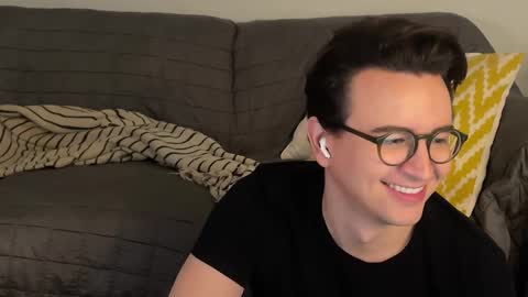 Snapshot of nigelhart chatting on 12.18.24 Nigel Hart online show from 12.18.24