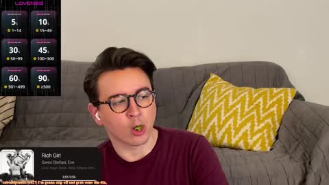 Snapshot of nigelhart chatting on 12.31.24 Nigel Hart online show from 12.31.24