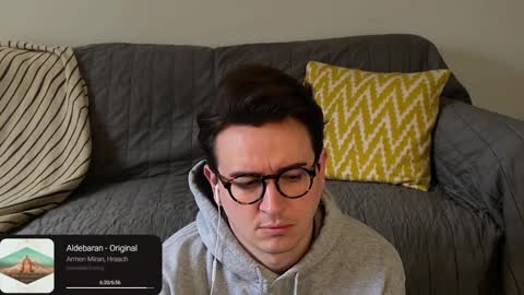 Snapshot of nigelhart chatting on 12.31.24 Nigel Hart online show from 12.31.24