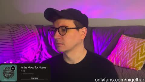 Snapshot of nigelhart chatting on 02.04.25 Nigel Hart online show from 02.04.25