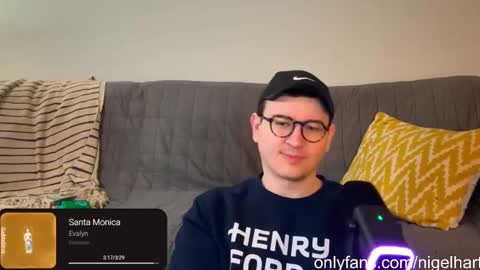 Snapshot of nigelhart chatting on 02.08.25 Nigel Hart online show from 02.08.25