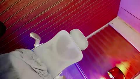 Snapshot of night_crystal1111 chatting on 04.09.26 night_crystal1111 online show from 04.09.26