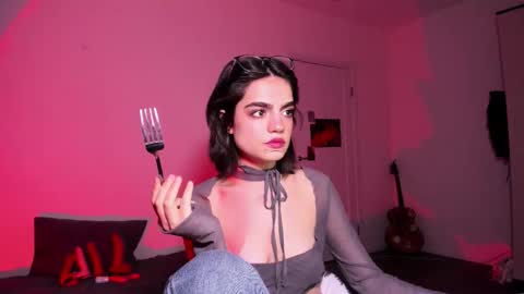 Daisy online show from 12.21.25